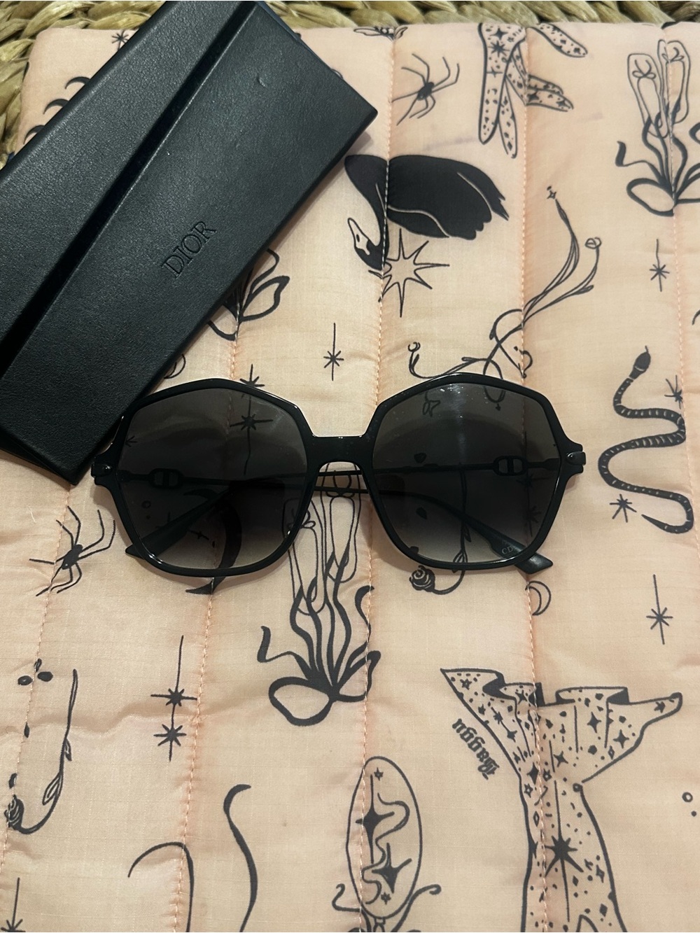 Dior Black Oversized Geometric Sunglasses - Picture 2 of 3